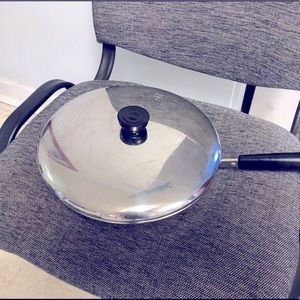 Revere Ware 10 in Pot with Lid